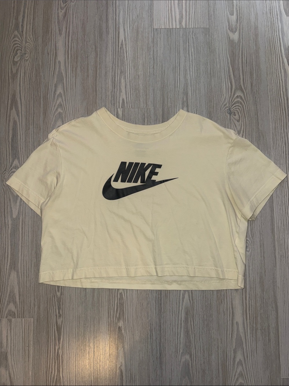 Women’s Nike Butter Yellow Crop T-Shirt with Black Swoosh Sz L